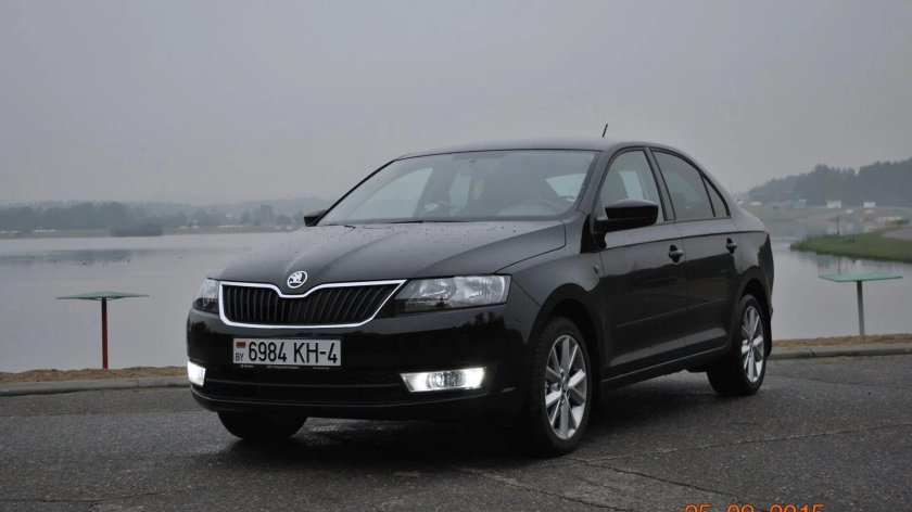 Шкода Рапид 2015 черная