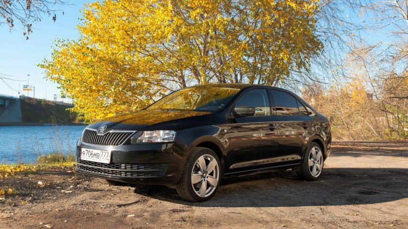 Шкода Рапид 2014 черный