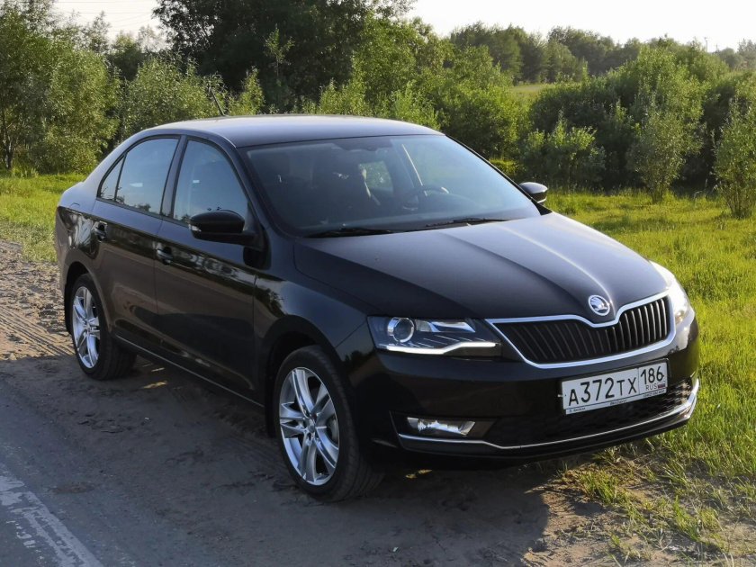 Шкода Рапид 2015 черная