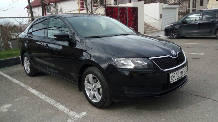 Skoda Rapid 2023 черная