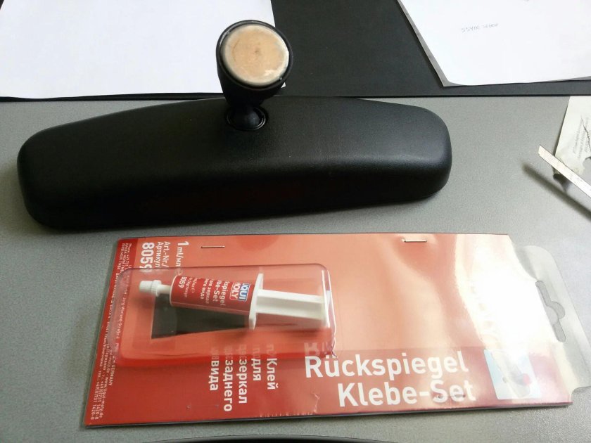 Приклеить зеркало заднего вида Ауди а6 с5