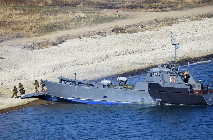 Десантный катер 11770