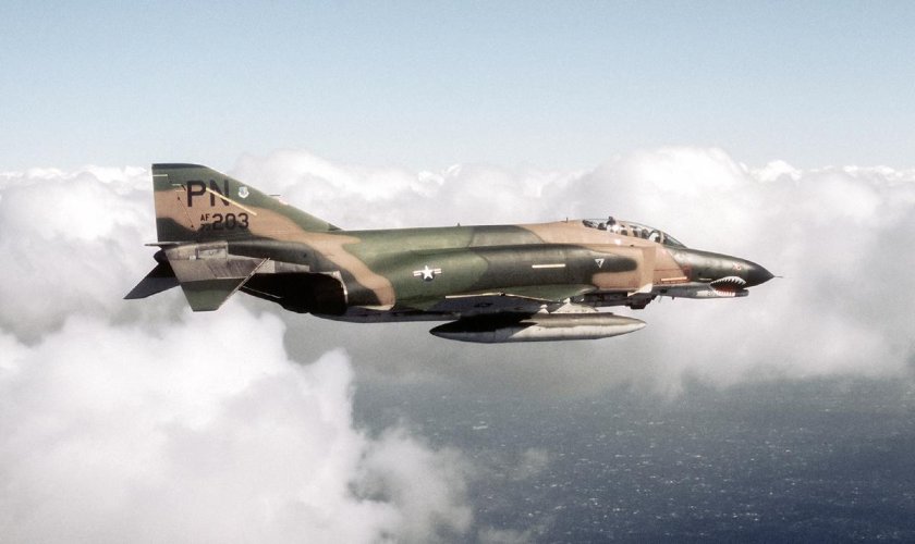 MCDONNELL Douglas f-4e Phantom II