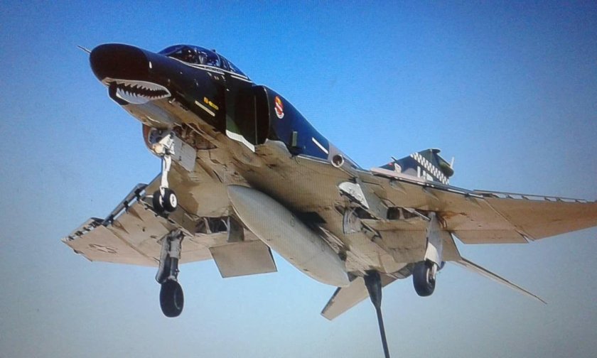 Самолет Фантом ф-4