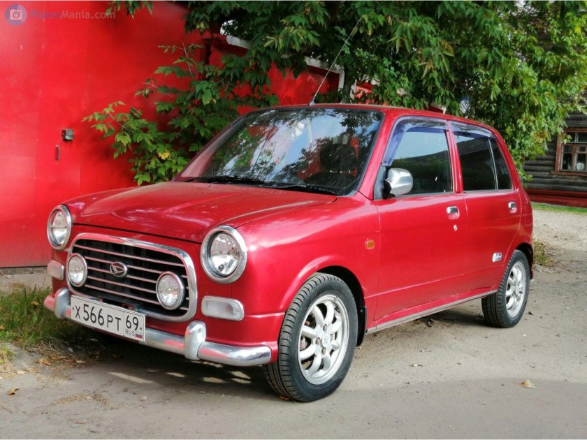 Daihatsu mira gino 1 поколение