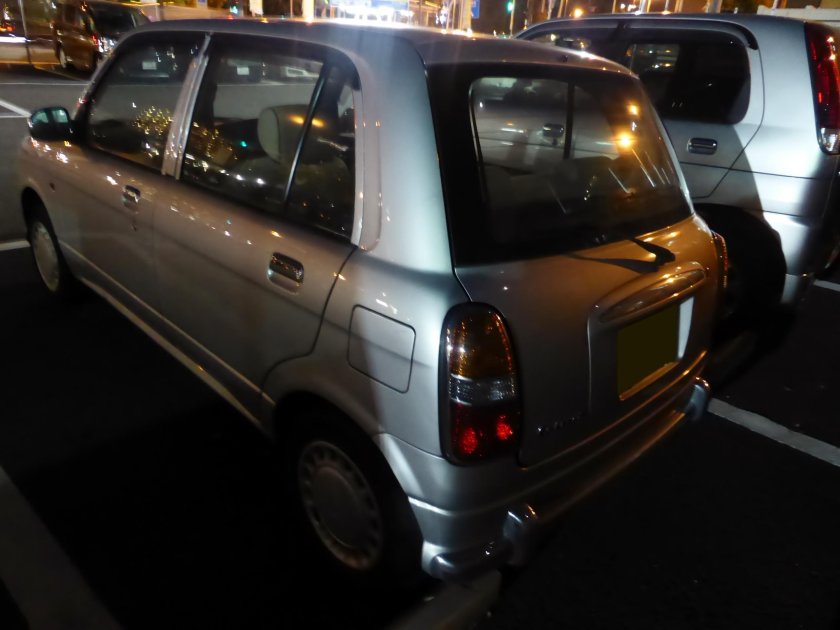 Daihatsu Mira l700