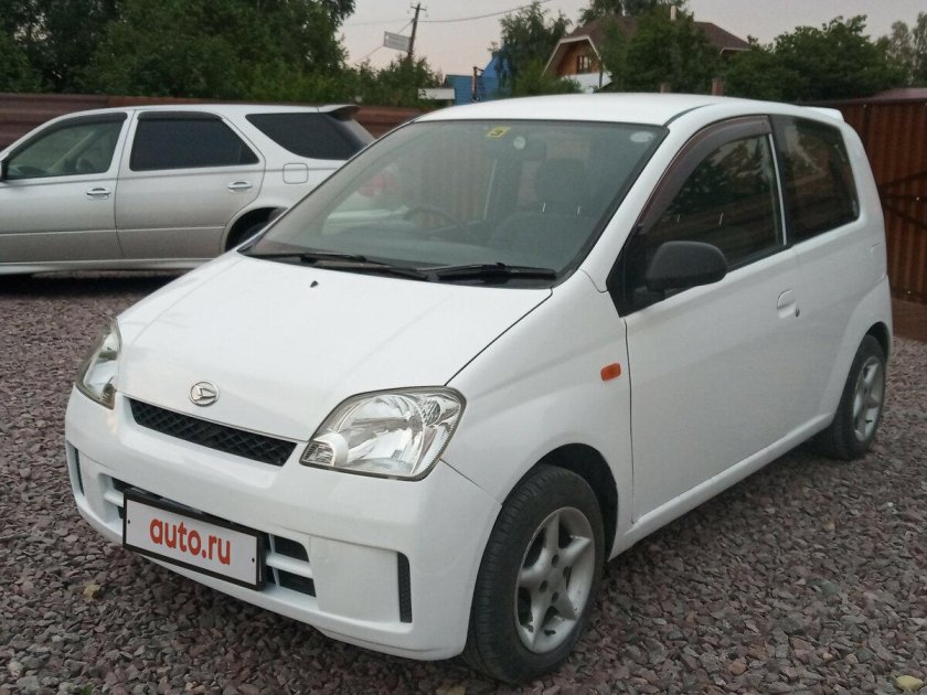 Daihatsu Mira 2005