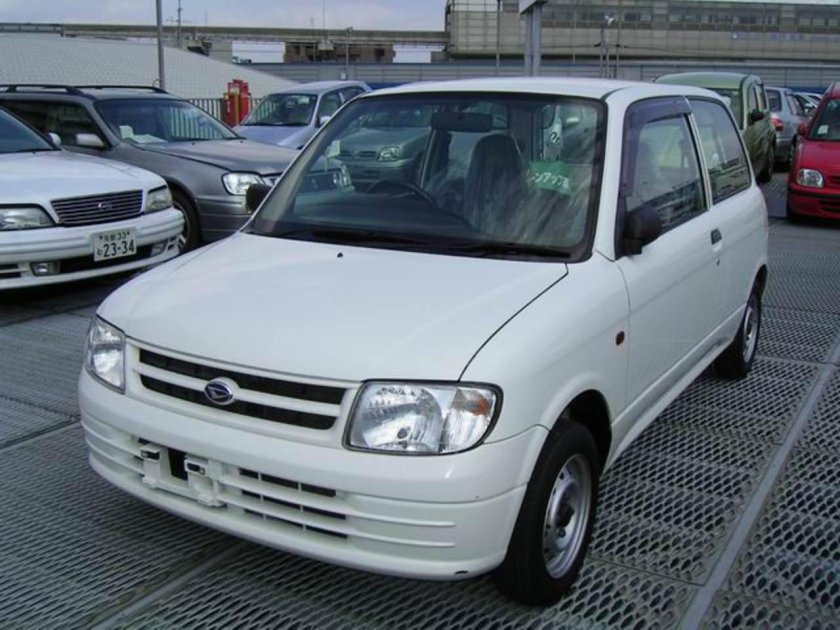 Daihatsu Mira l700