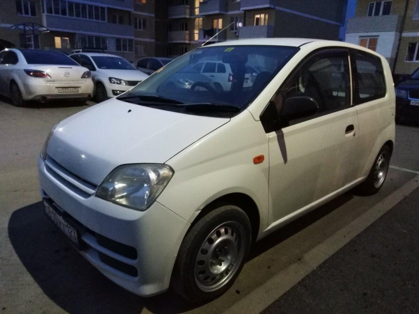 Daihatsu Mira 2006