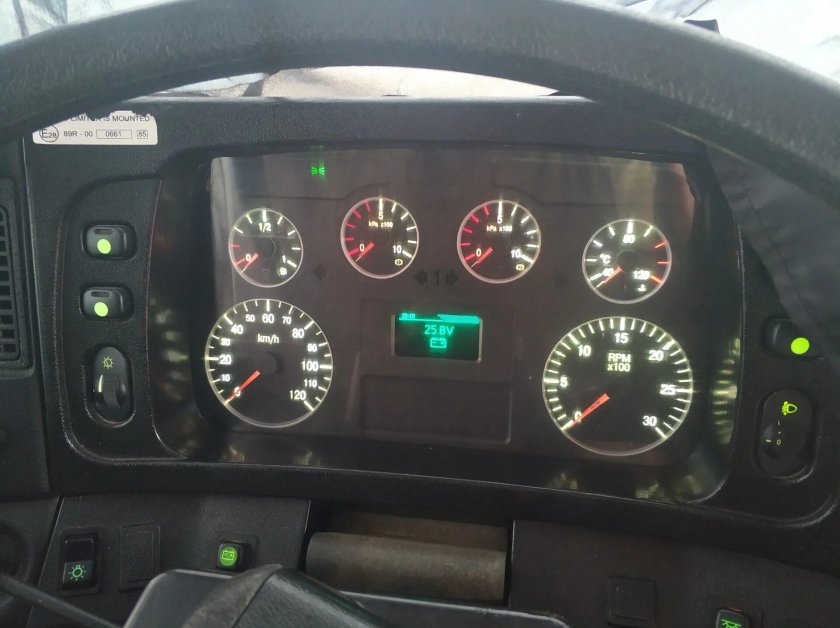 МАЗ 6430 е9 панель приборов