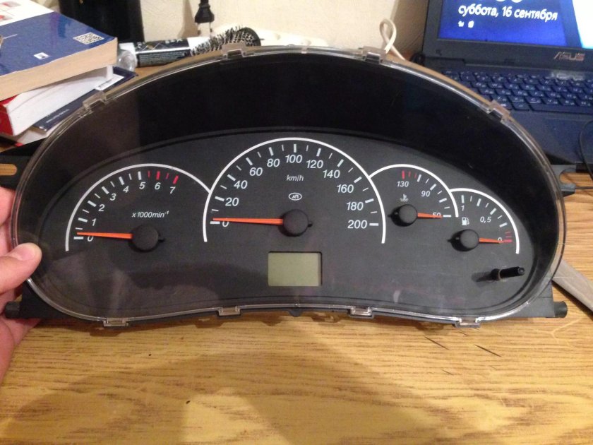 Щиток приборов Лада Приора 2008