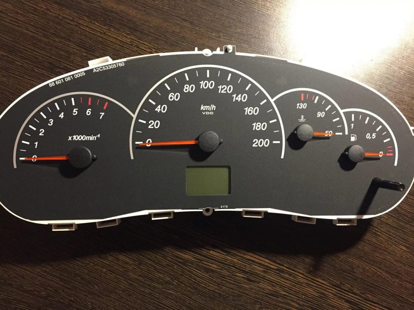 Щиток приборов Лада Приора 1