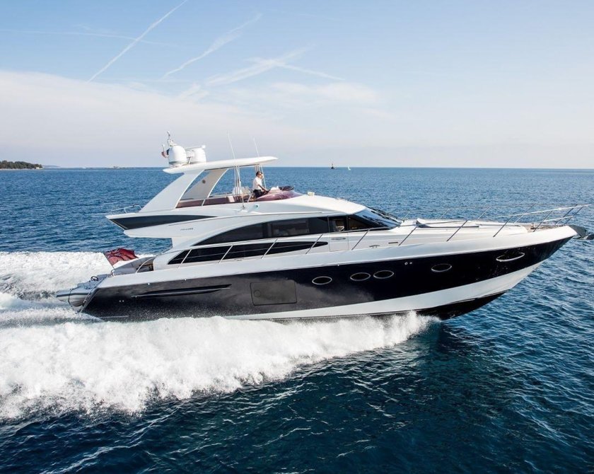 Моторная яхта принцесса 64