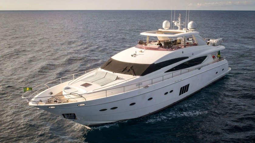 Яхта Princess 95