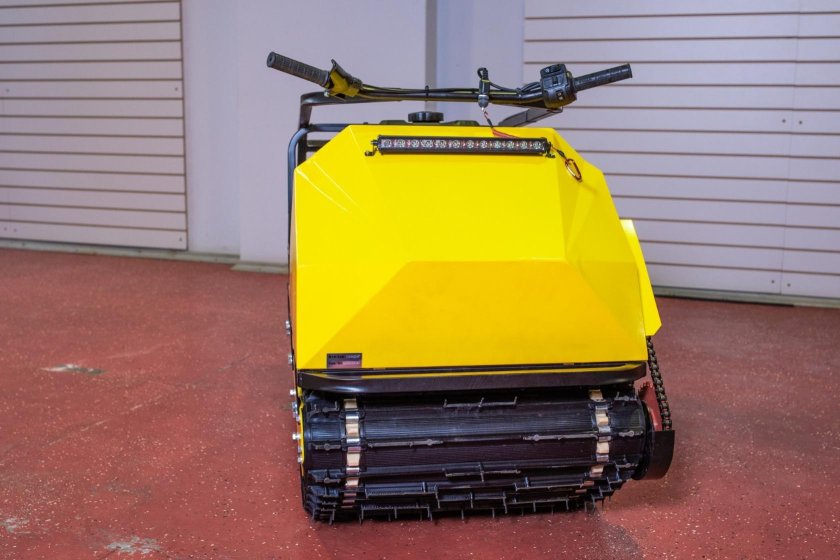 Бурлак мотобуксировщик