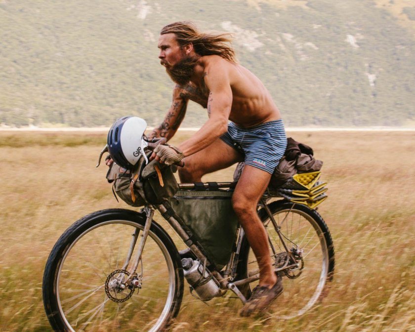 Мужик на велосипеде