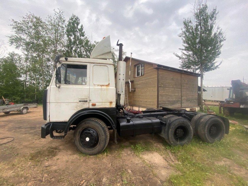 Седельный тягач маз