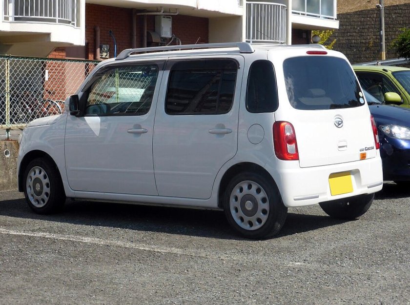 Daihatsu Mira l700