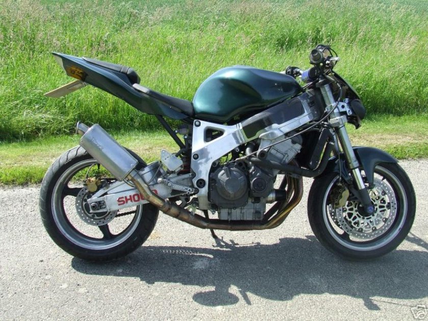 Honda CBR 900 RR Fireblade, 2001