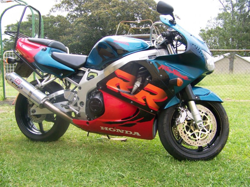 Honda cbr900rr 2