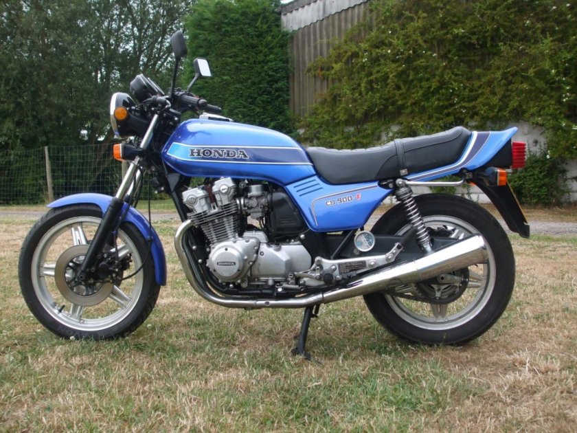 Honda cbx550f