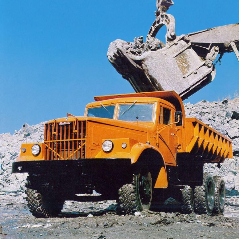 КРАЗ 256 самосвал