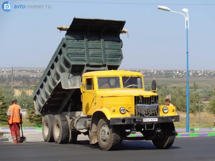 КРАЗ 256 самосвал