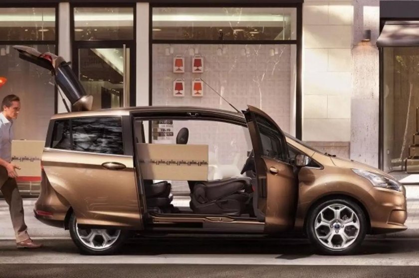 Машина с дверью купе