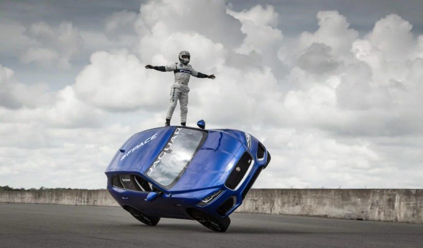 Машина на двух колесах