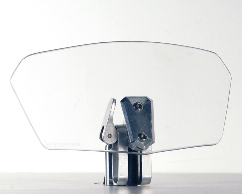 Дефлектор ветрового стекла на мотоцикл