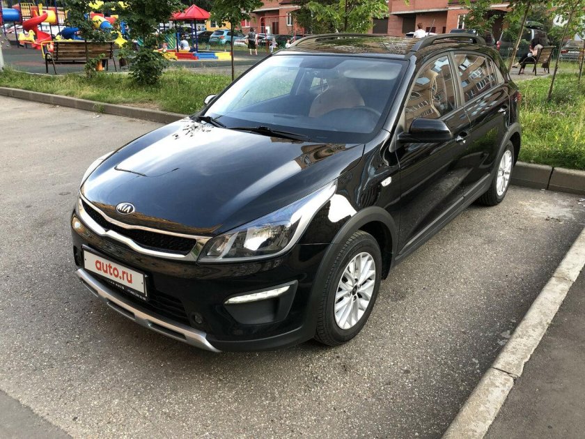 Kia Rio x-line черная