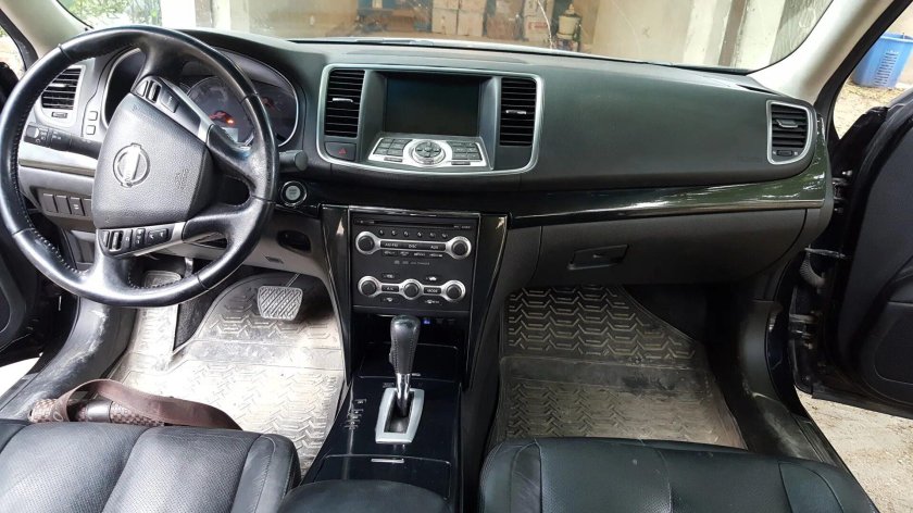Nissan Teana салон