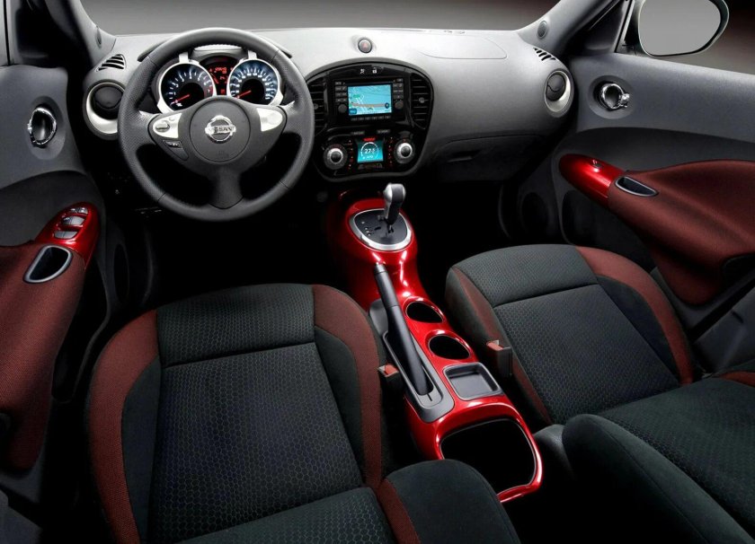 Nissan Juke 2010 салон
