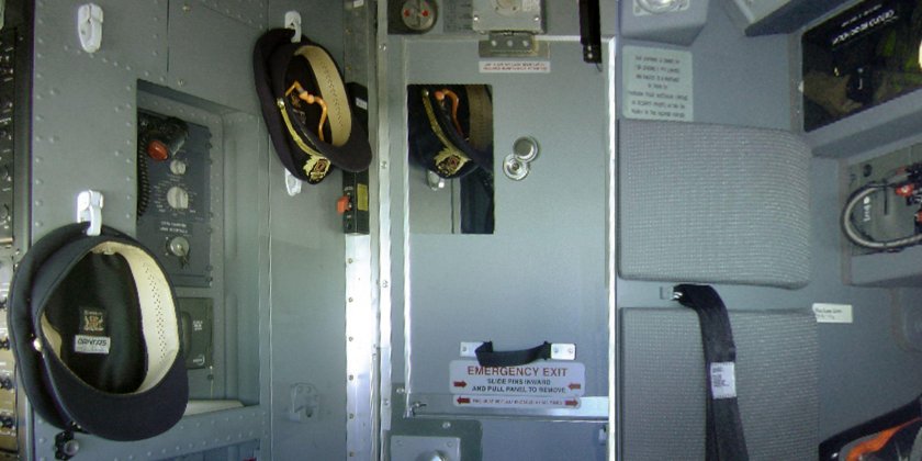 Двери в кабину Boeing 737