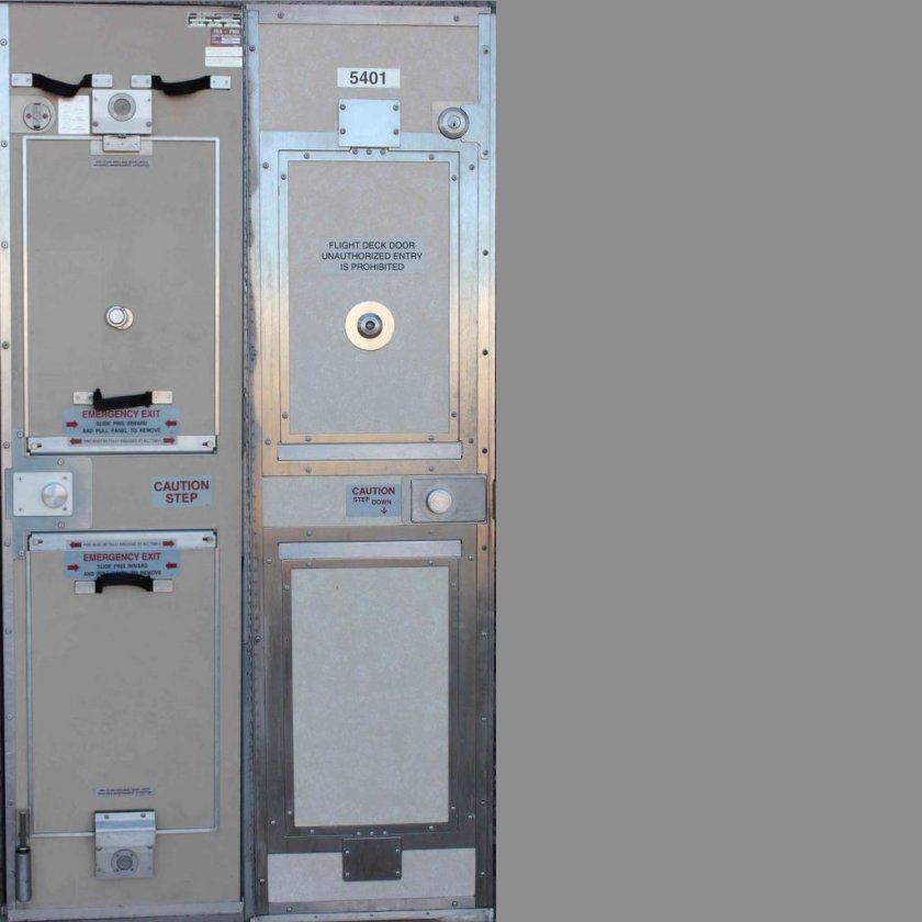 Дверь в кабину пилотов Боинг 737