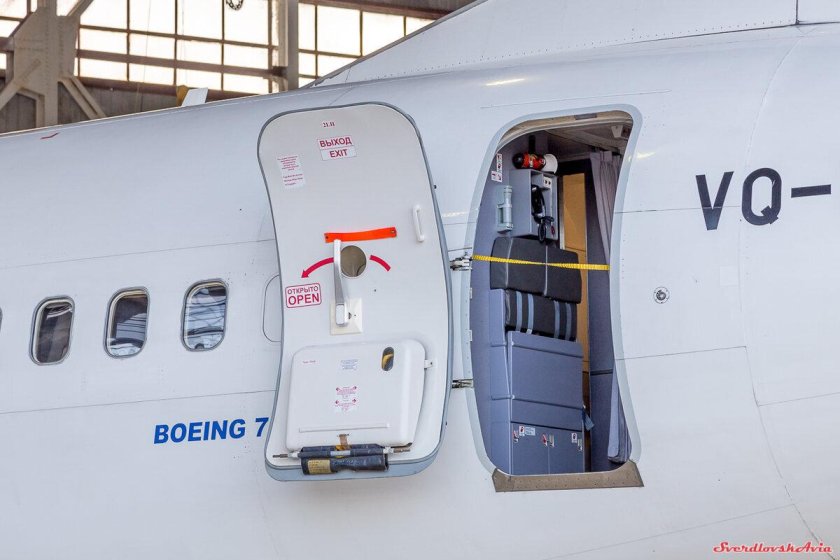 Дверь Боинга 737