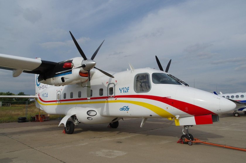 Юнь 12 самолет