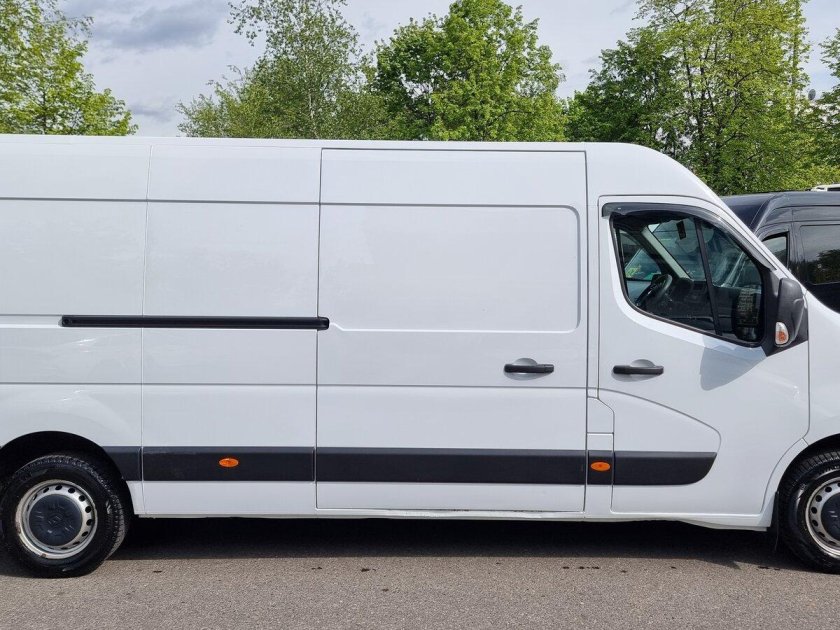 Цельнометаллические фургоны