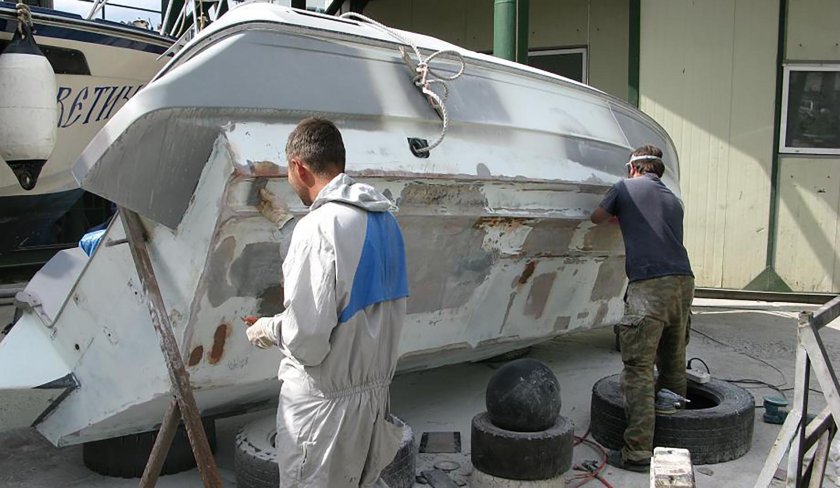 Стеклопластиковый катер