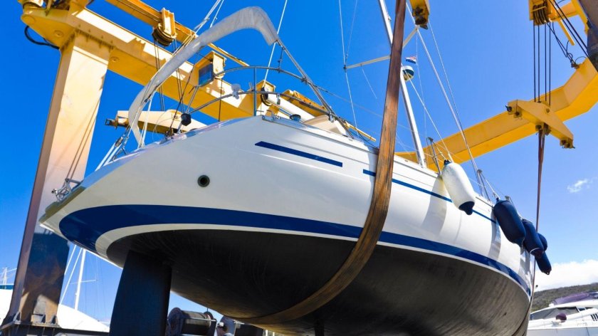 Парусная яхта