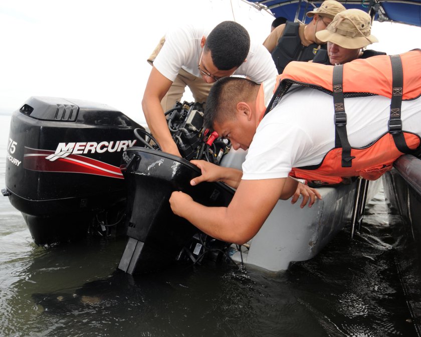 Плавсредства с мотором