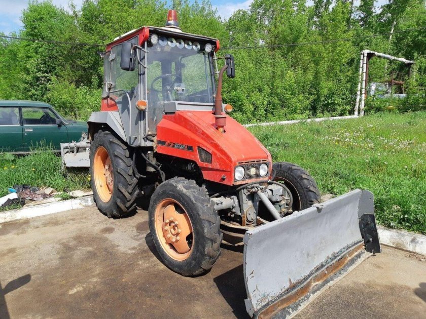 Трактор ВТЗ 2032