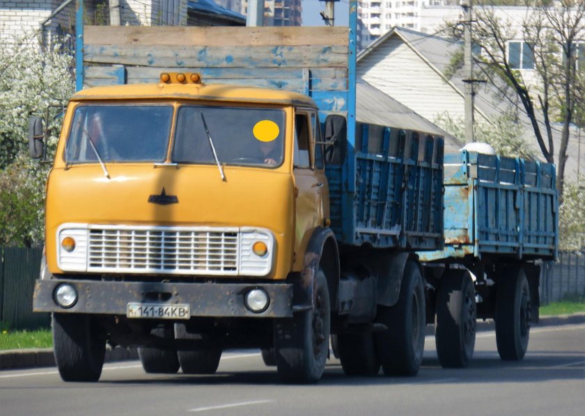 МАЗ 5335 самосвал