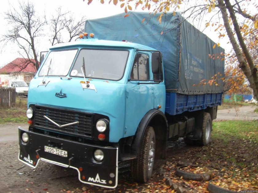 Грузовик МАЗ 5335