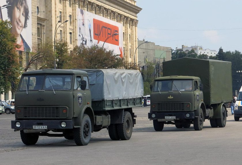 МАЗ 500 бортовой армейский