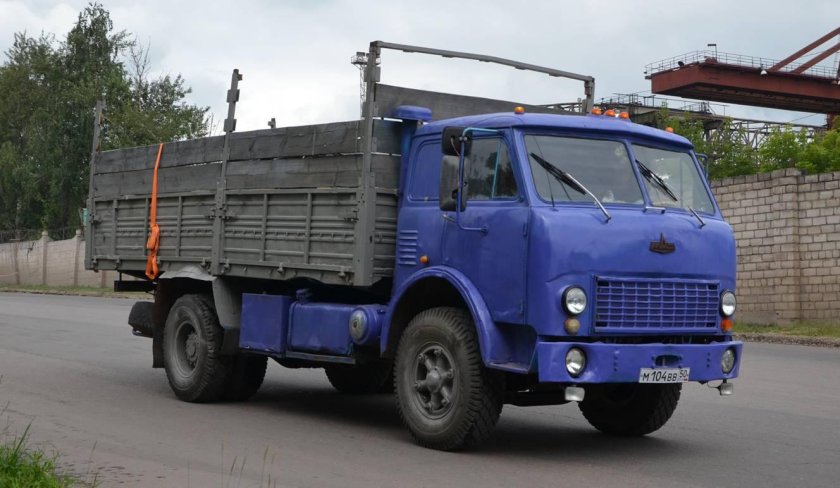 Грузовик МАЗ 500