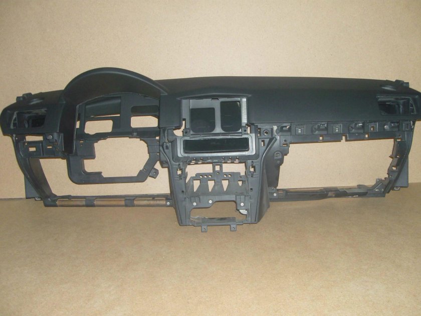 Панель торпеда Опель Астра h