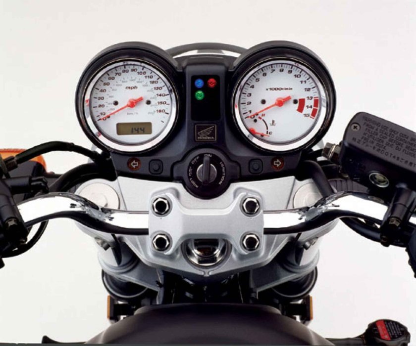 Honda CB 600 Hornet приборная панель