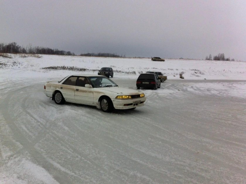 Гололёд дрифт машины