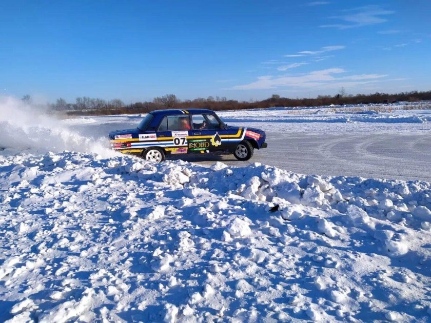 ГАЗ 24 зимний дрифт